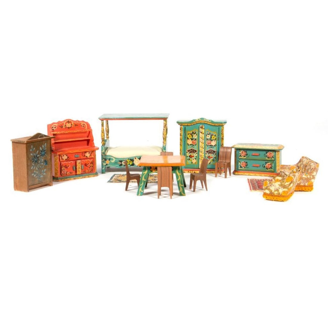 Lot of Vintage Doll Furniture and Furnishings: A high-quality grouping of doll furnishings in varying sizes.