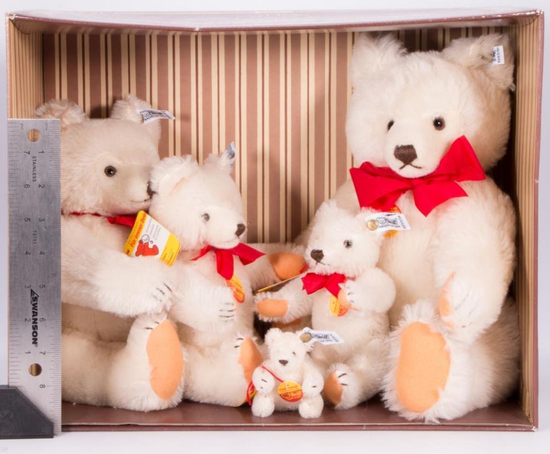 Collection of Ten Steiff Animals Incl Five Bears - 8
