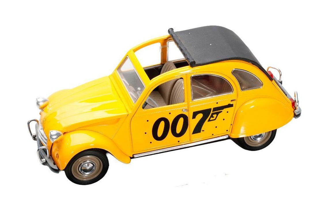 Lot of "English" Toy Cars and Buses - 3