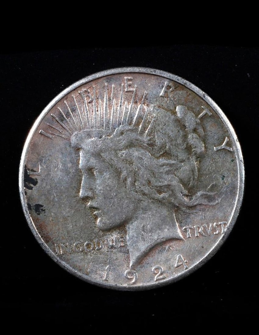 1924-S Peac Dollar and 1939-s Walking Liberty Half Dollar: 1924-S $1 Peace Silver Dollar Coin together with a 1939-s Walking Liberty Silver Half Dollar Coin VF NOTE: No credit card payments will be accepted for silver, gold, or jewelry. Payment must be