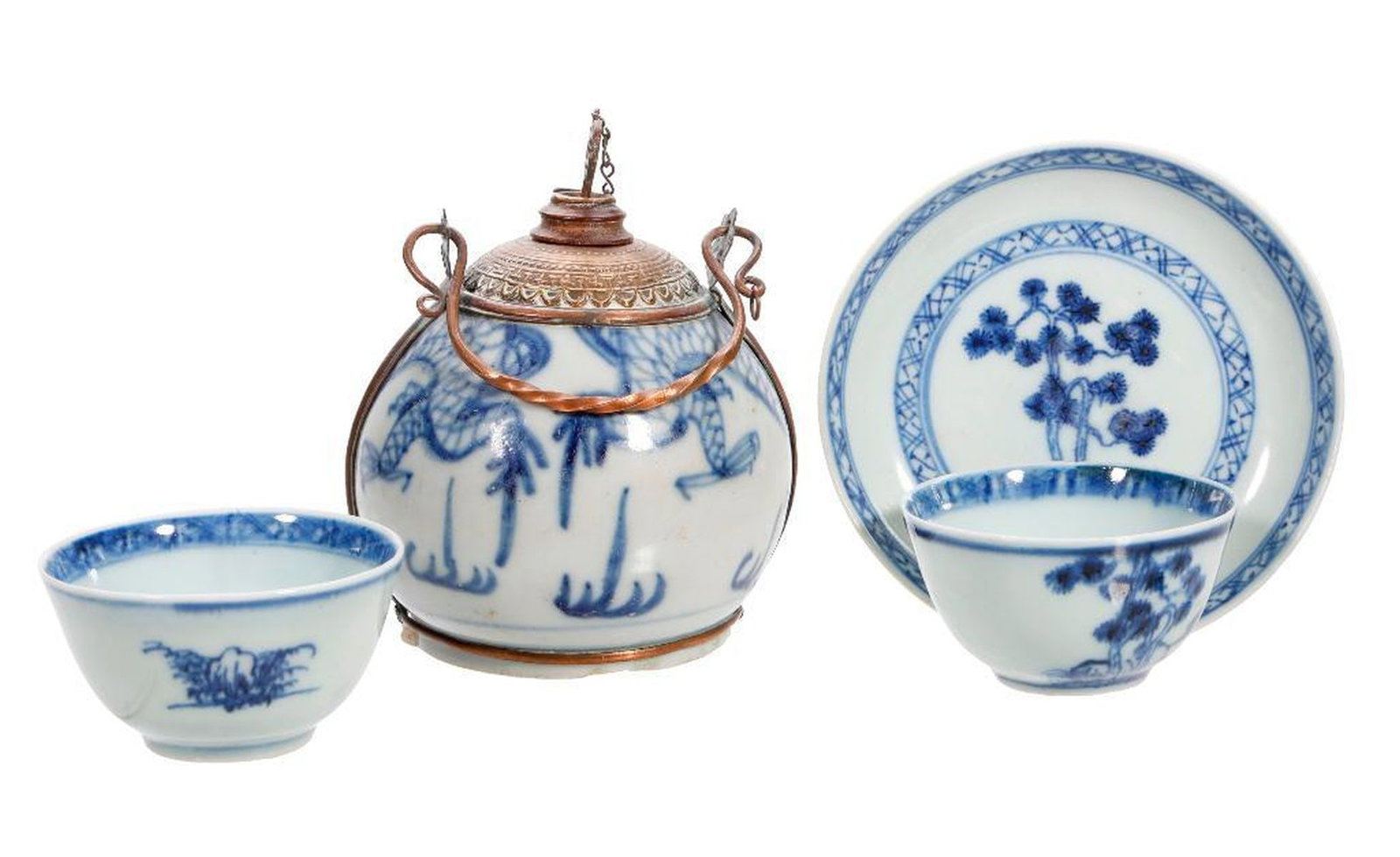 Two Chinese Nanking Cargo Tea Bowls and a Saucer (1 of 3)