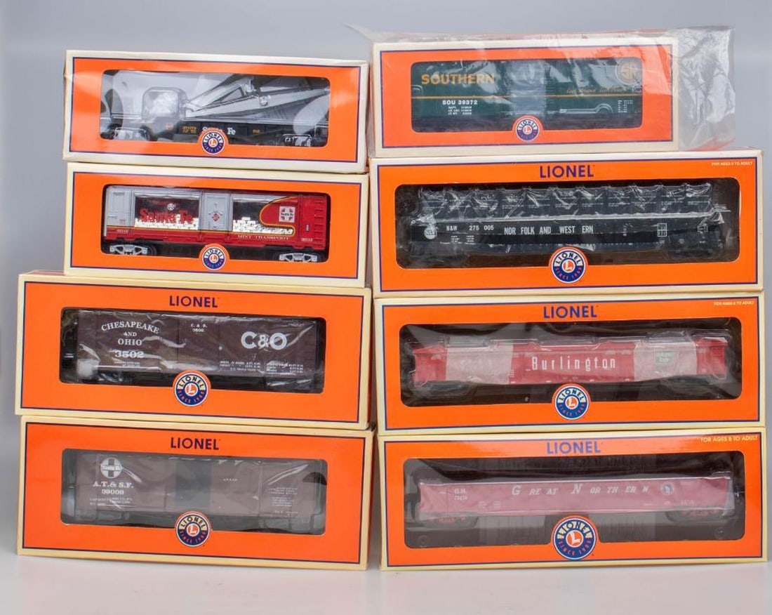 (8) Lionel O Gauge Modern Era Freight Cars (1 of 2)