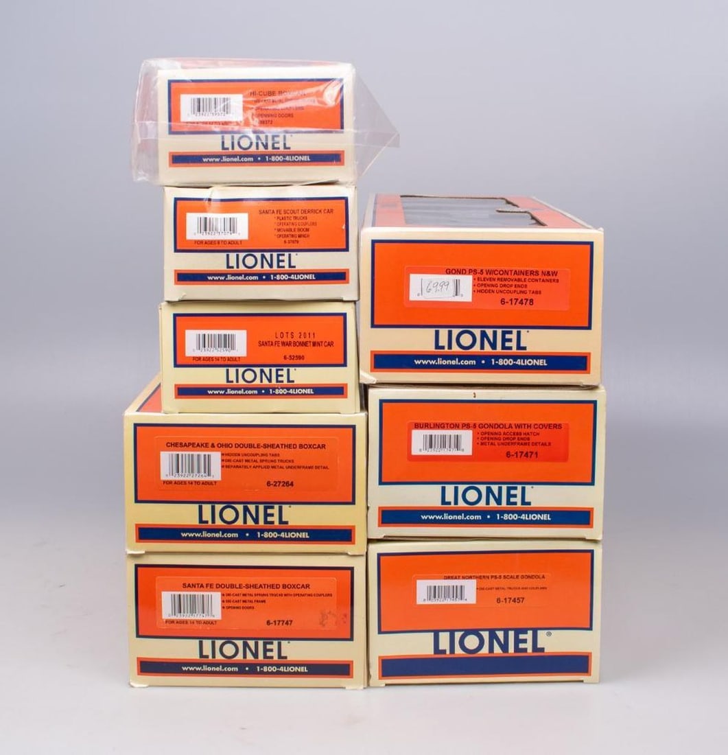 (8) Lionel O Gauge Modern Era Freight Cars - 2