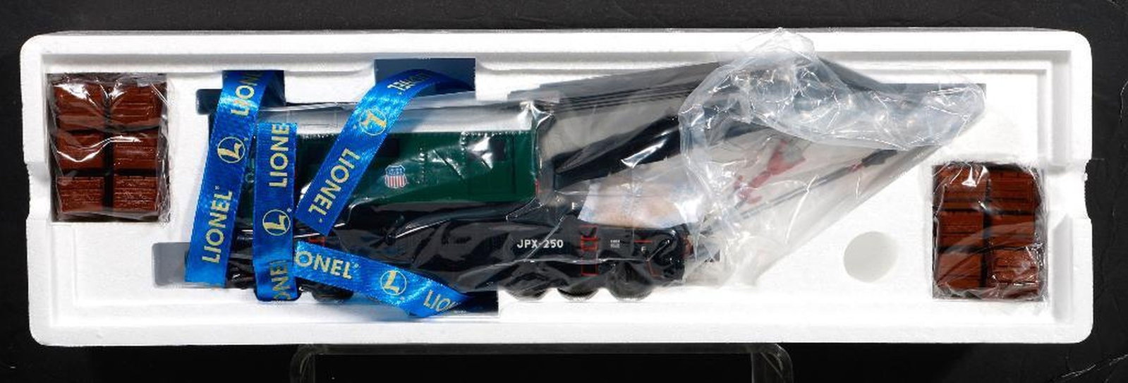 Lionel O Gauge Modern Era UP Trainmaster Crane Car - 2