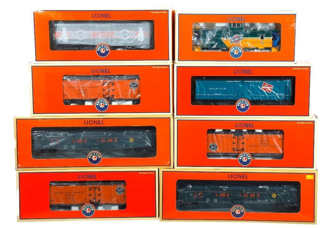 (8) Lionel O Gauge Modern Era Freight Cars - 2