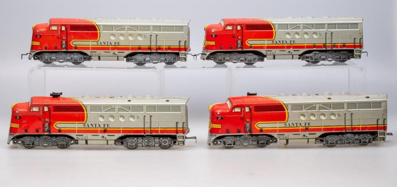 (2) Marx O Gauge Santa Fe A-A Lithographed Diesel Locos - 2