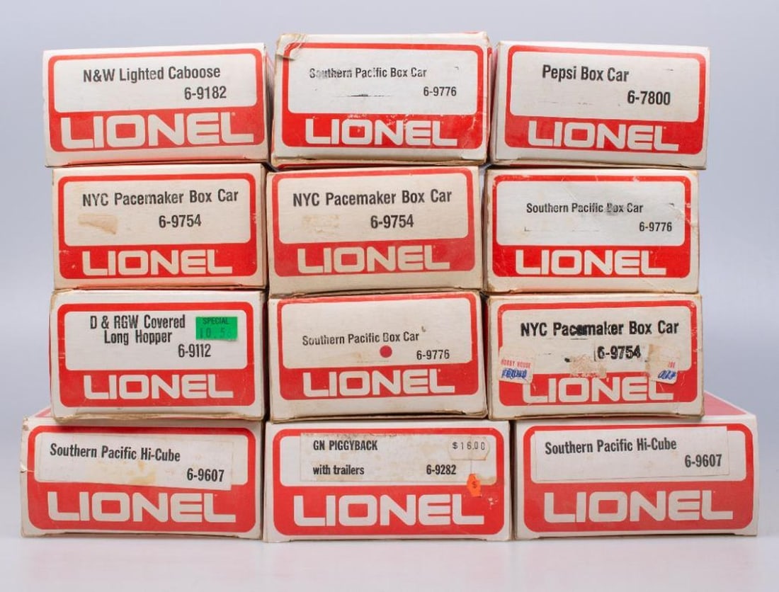 (12) Lionel O Gauge Modern Era Freight Cars in original boxes - 2