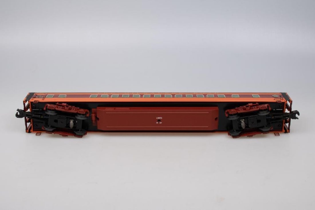 Lionel O Gauge Milwaukee Road 18" Hiawatha Coach #437 from the 6-29191 Set. - 3