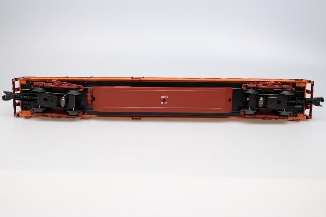Lionel O Gauge Modern Era Milwaukee Road Hiawatha 18" Combine - 3