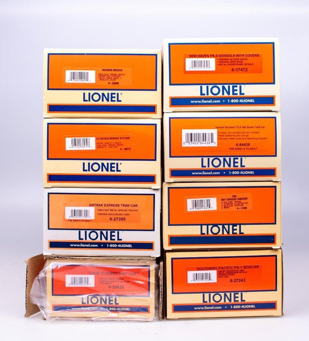 (8) Lionel O Gauge Modern Era Freight Cars - 2