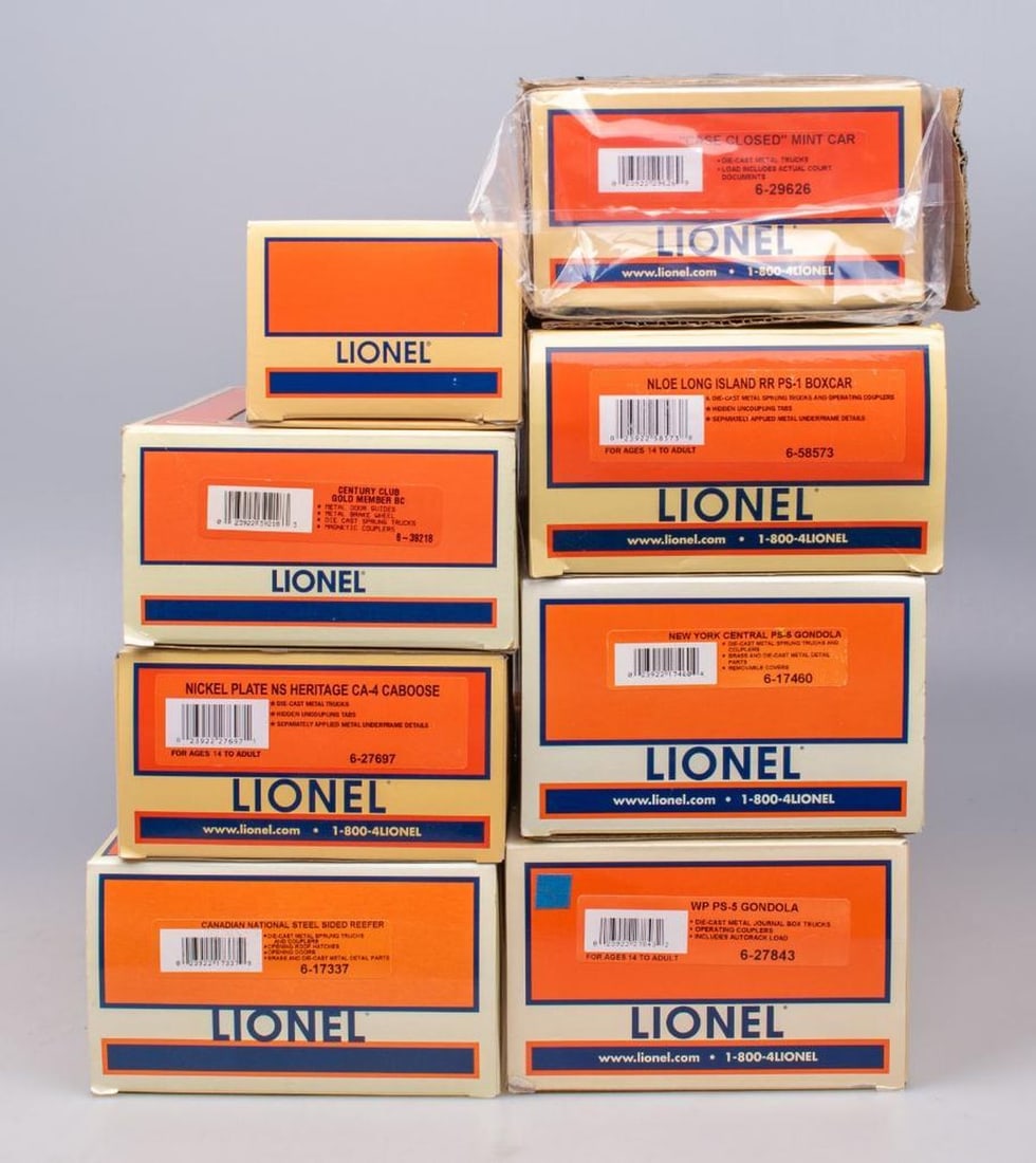 (8) Lionel O Gauge Modern Era Freight Cars - 2