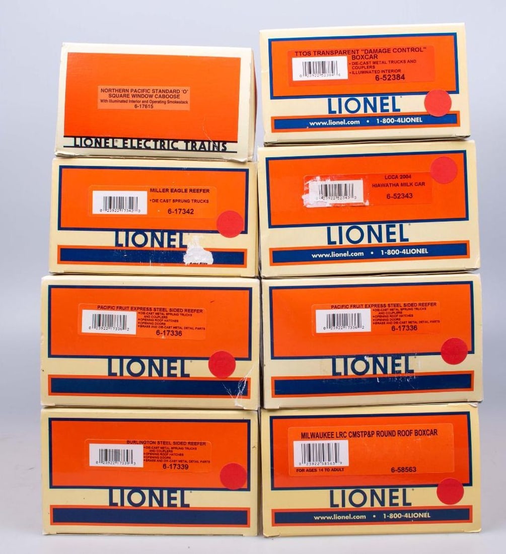 (8) Lionel O Gauge Modern Era Freight Cars - 2