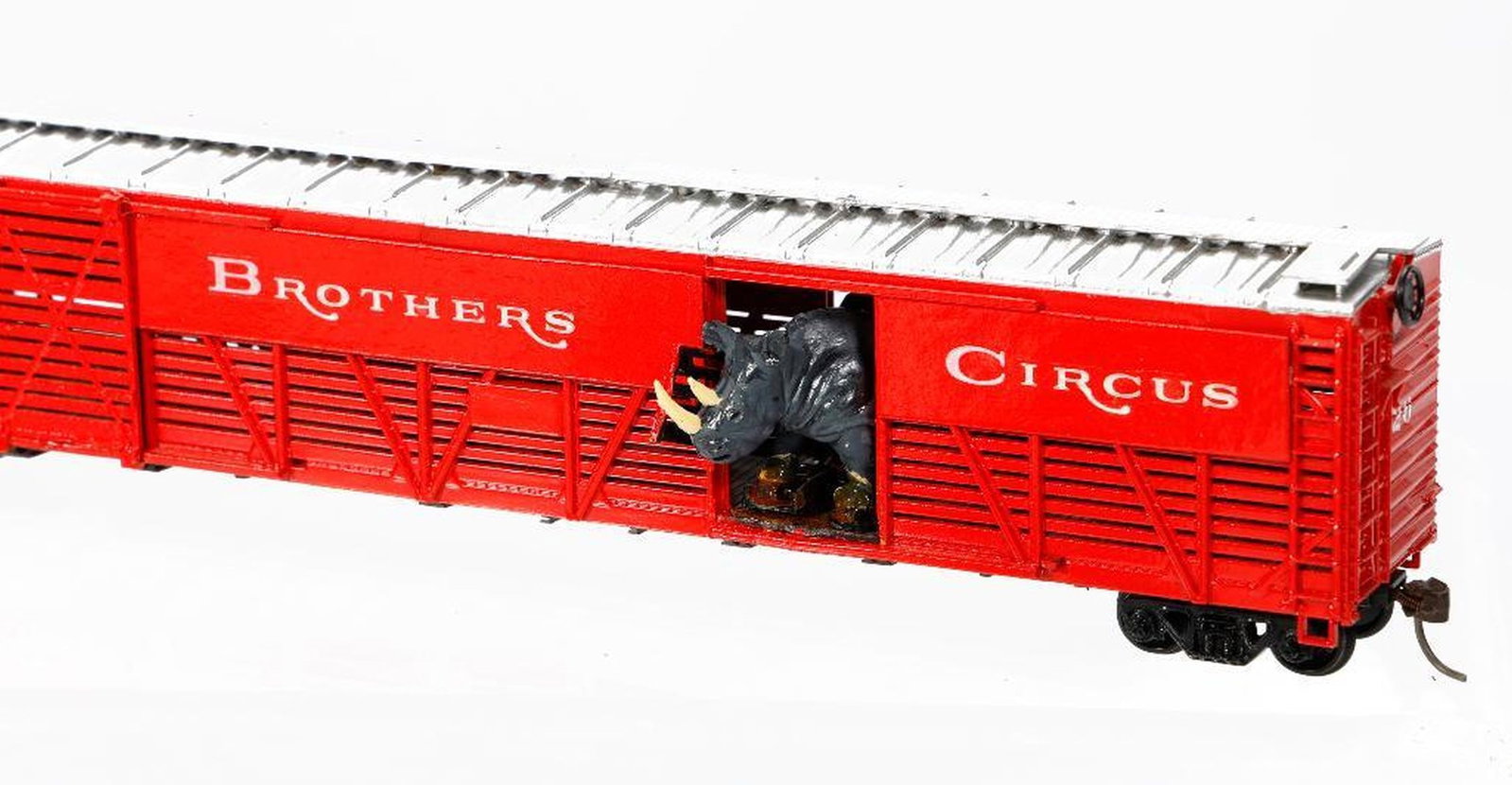 (16) HO Scale Custom Made and decorated Circus Stock Cars. - 5