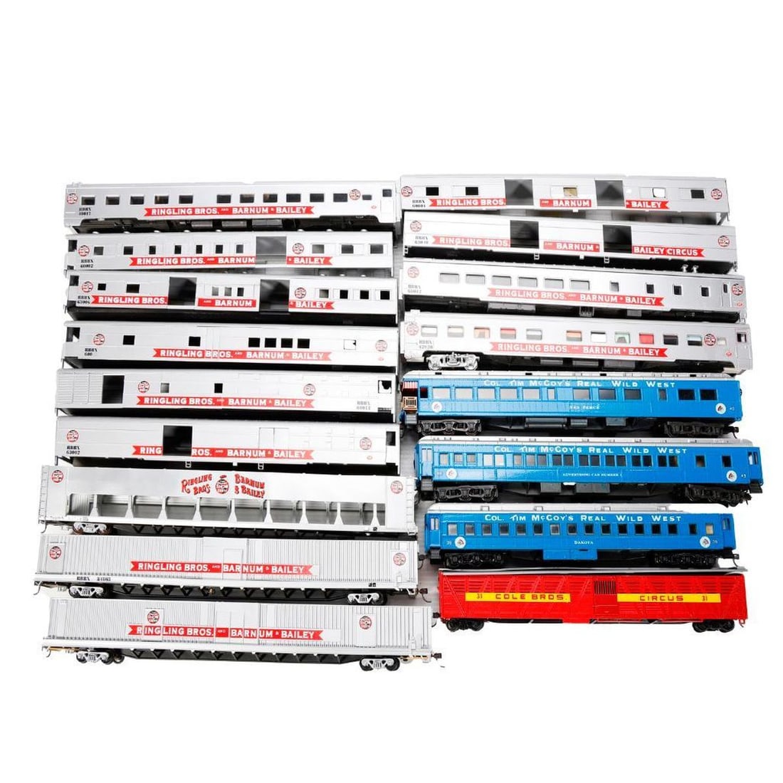 Custom Circus Cars HO Scale various completion levels (1 of 2)