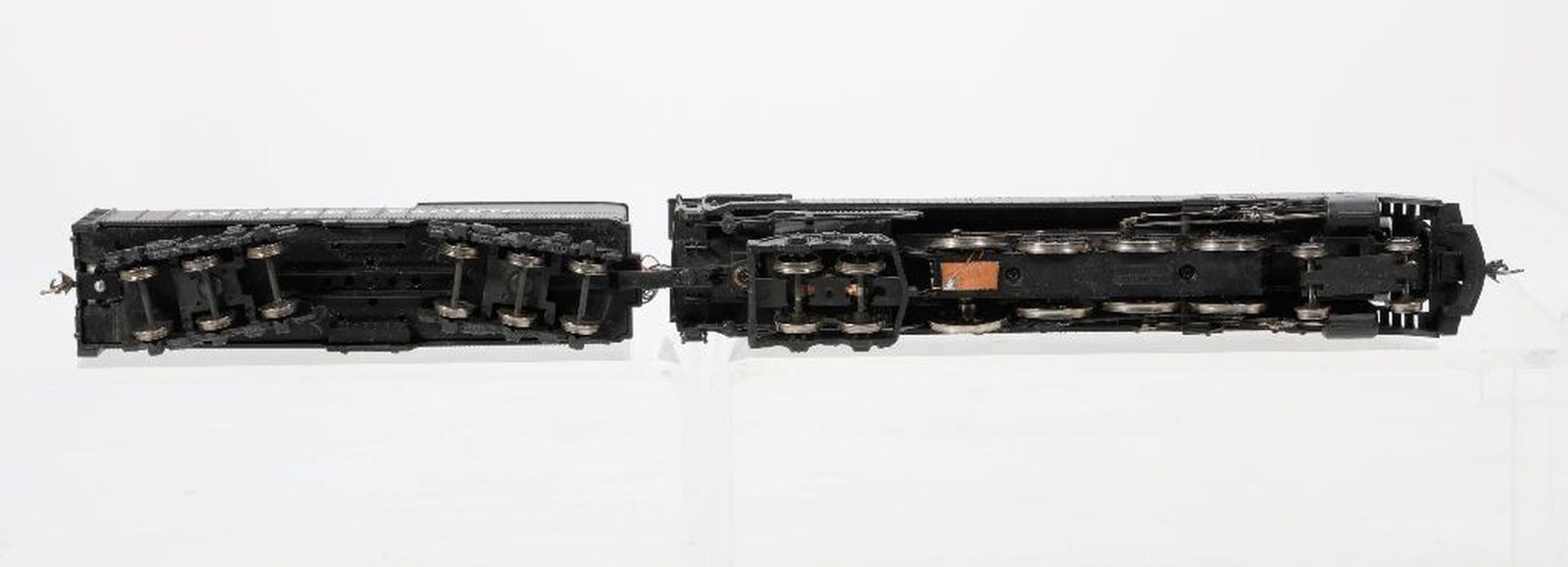 Bachmann HO Scale Southern Pacific 4406. 4-8-4 loco and tender - 3