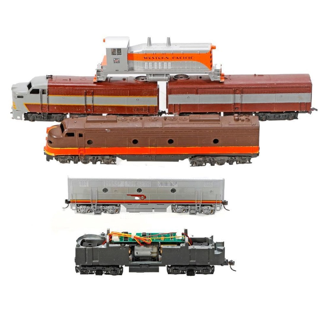 HO Scale Diesel Locomotives. Canadian Pacific, Santa Fe, Rivarossi (1 of 8)