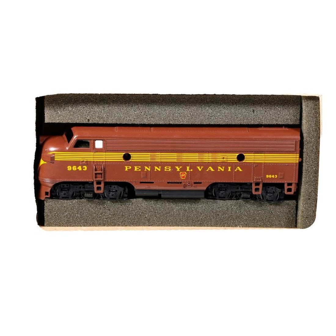Athearn 5180 PRR F7A Super Power HO Scale Diesel Loco - 2