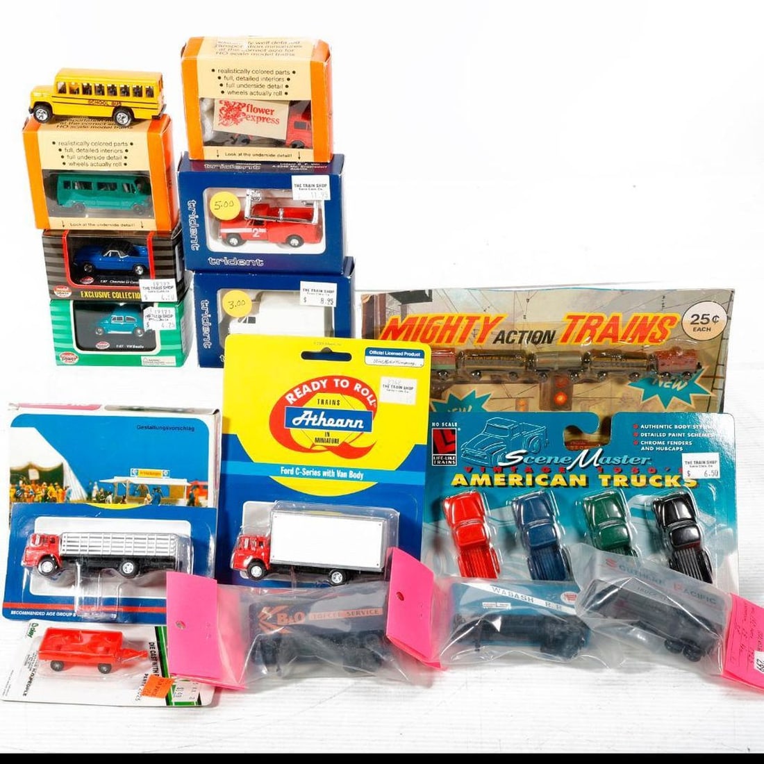Ho Scale Vehicles - Lot: HO Scale Vehicles - Lot (10) Farm Wagon - on blister card Life Like Scenic Master Vintage 1950s American Trucks - on blister card Classic Metal Works 54 Ford F350 hy-Rail Utility Truck -