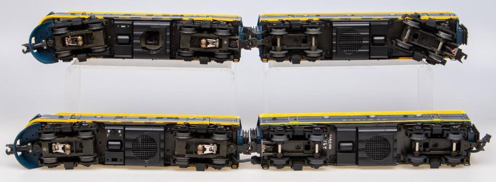MTH O Gauge Santa Fe F-3 A-B-B-A Blue/Yellow Diesel Locomotive - 3