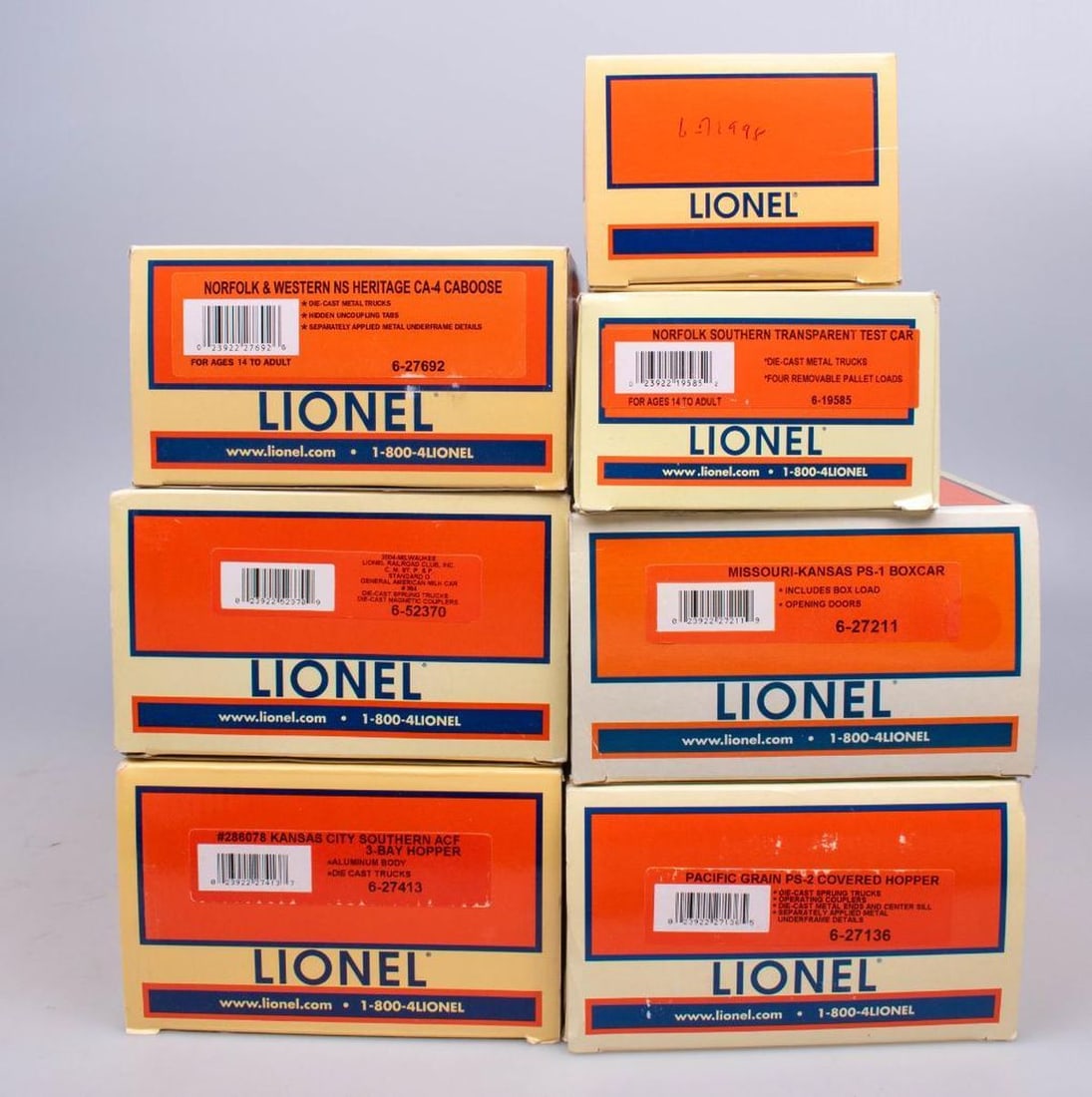(7) Lionel O Gauge Modern Era Freight Cars - 2