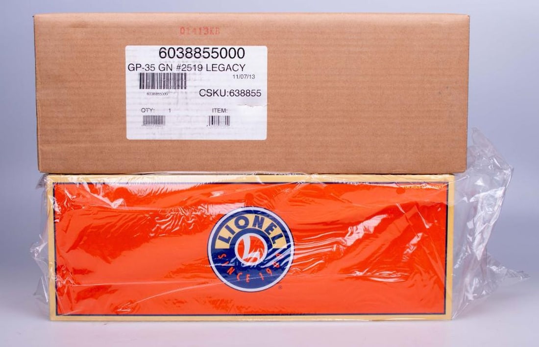Lionel O Gauge Modern Era Great Northern GP-35 Loco: Lionel O Gauge Modern Era 6-38855 Great Northern GP-35 Diesel Locomotive #2519 in original packaging with corrugated shipping carton