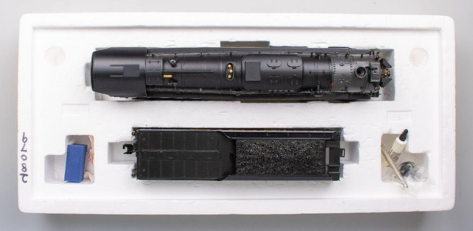 Lionel O Gauge Modern Era C&O 2-10-0 Steam Loco & Tender - 2