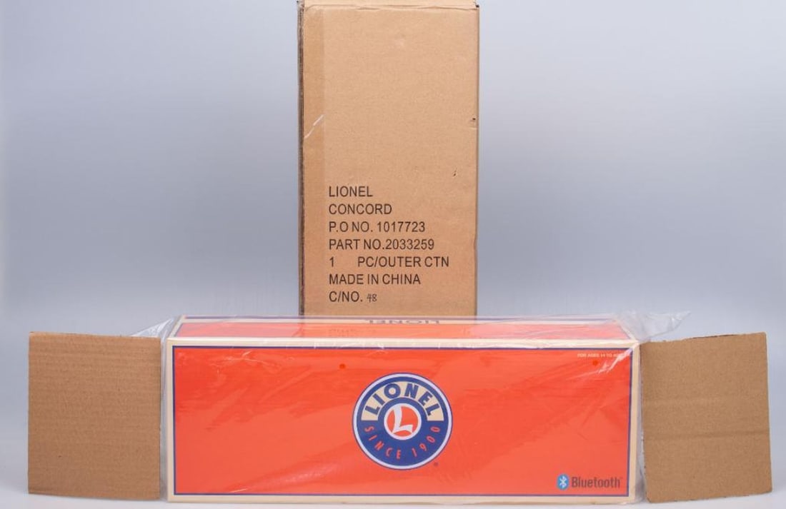 Lionel O Gauge Modern ERA Burlington Northern Super Bass F7B: Lionel 2033259 O Gauge Modern ERA Burlington Northern Super Bass F7B #741 in original packaging including the corrugated shipping carton.