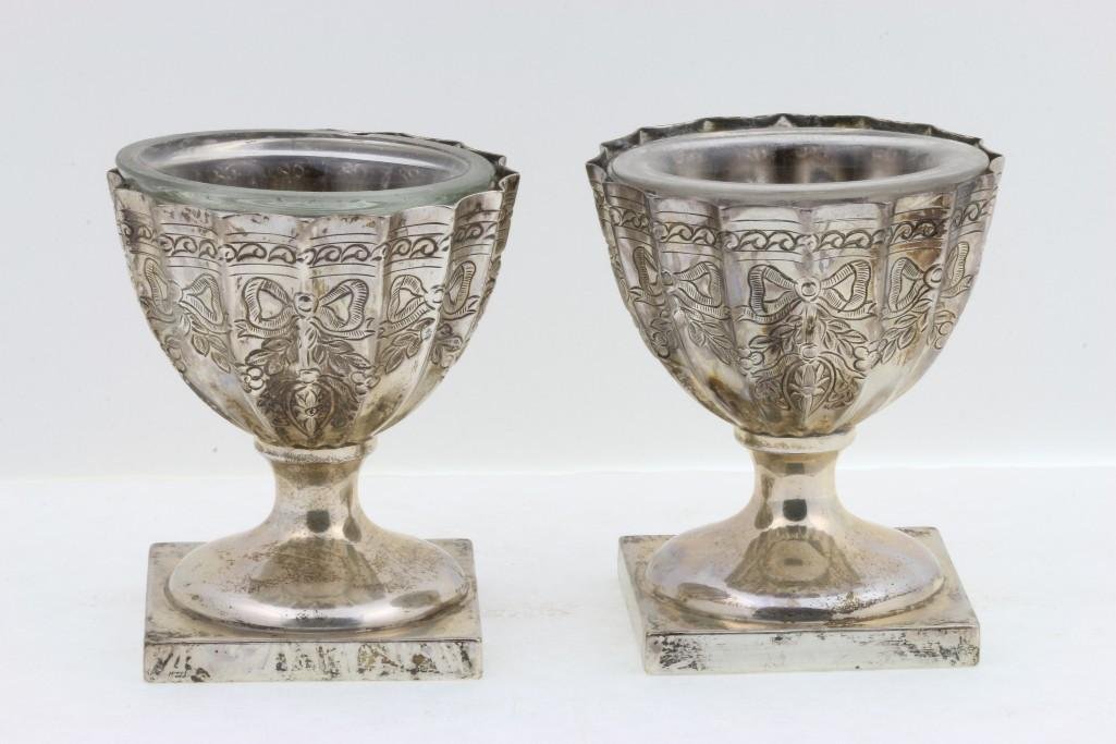 PAIR OF GEORGIAN HALLMARK STERLING SILVER OPEN SALTS: A pair of Georgia hallmark sterling open salts by Richard Crosley & George Smith VI. Height: 3 inches Total weight: 170 g