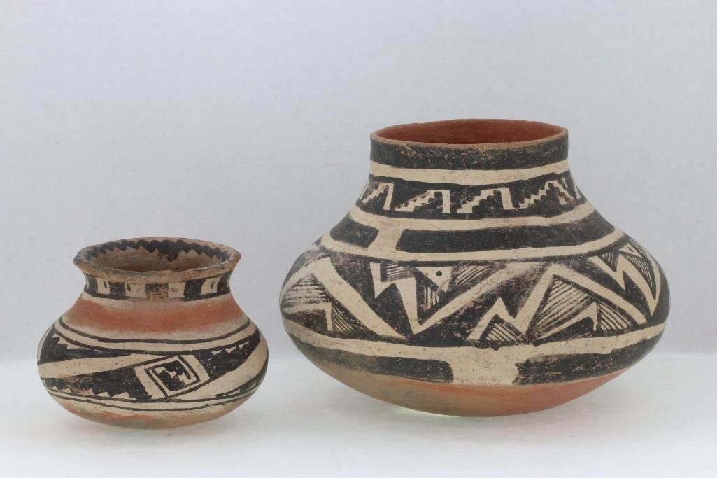 Two Gila polychrome jars (1 of 10)