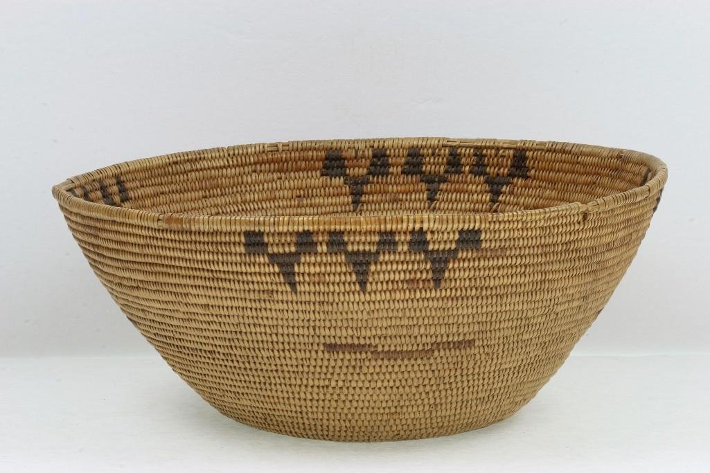 Paiute basket (1 of 3)