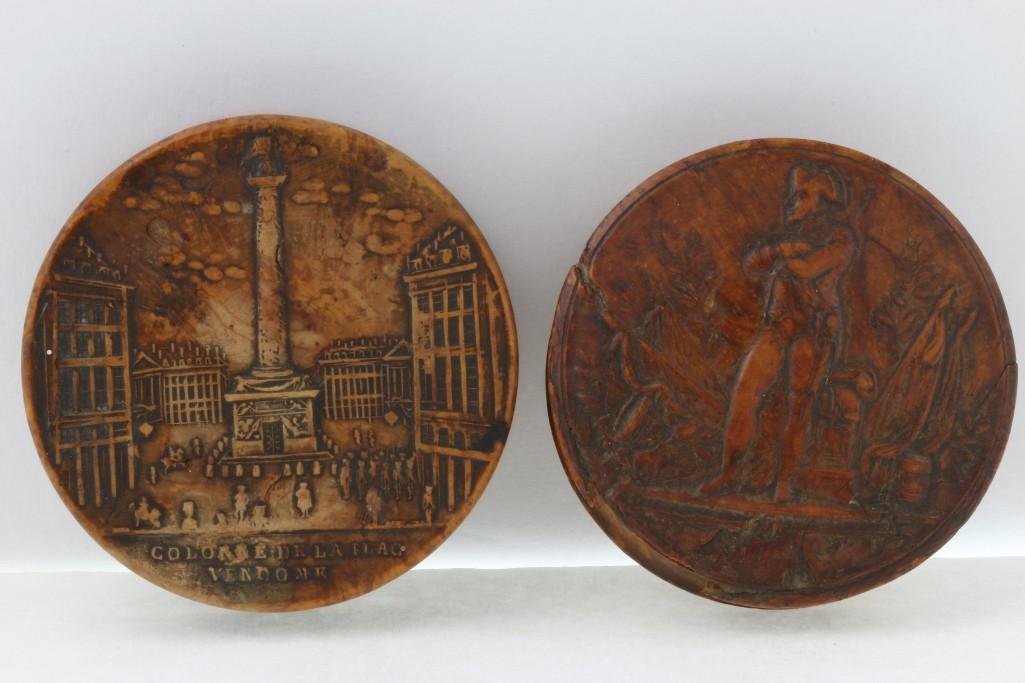 PAIR OF FRENCH NAPOLEONIC BONBONNIERE BOXES, 19TH C.: A PAIR OF FRENCH NAPOLEONIC PRESSED WOOD BONBONNIERE BOXES, 19TH CENTURY Greatest diameter 3 1/8 inches. Both with some cracking and losses. Turner Auctions + Appraisals is pleased to present the coll