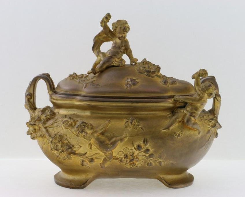 ART NOUVEAU GILT METAL DRESSER BOX, EARLY 20TH CENTURY (1 of 9)