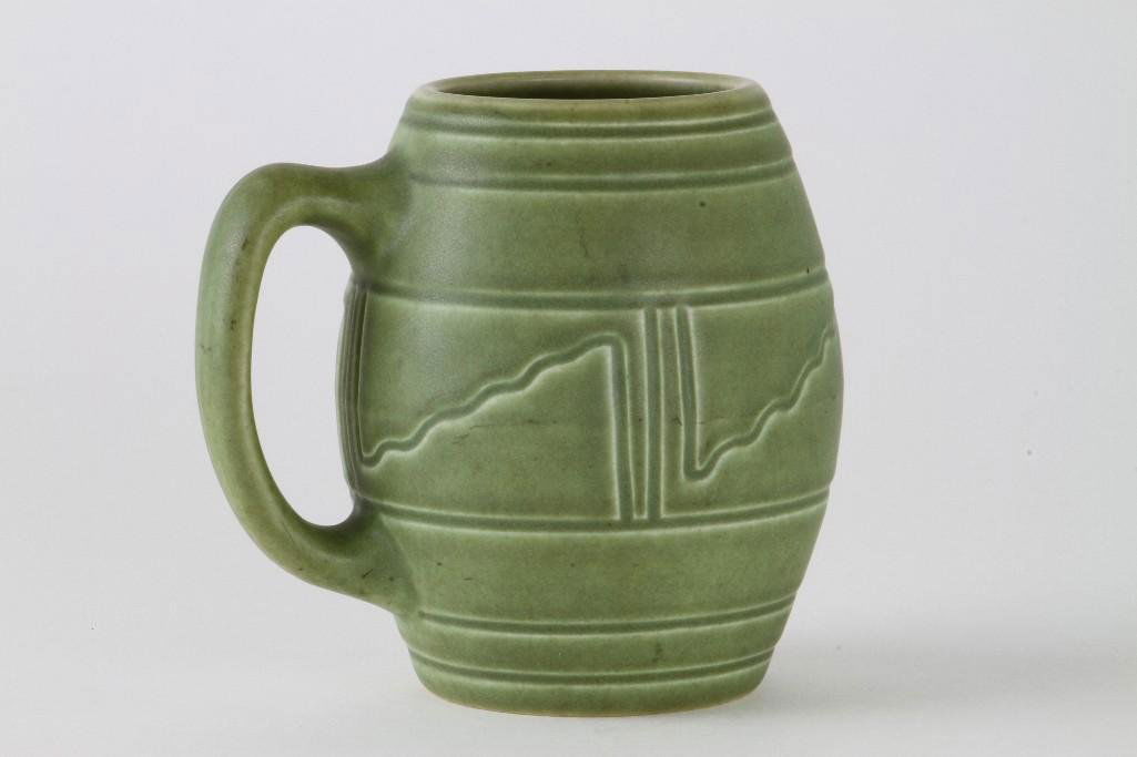 ROOKWOOD POTTERY MATT GLAZE MUG, 1902 (1 of 5)