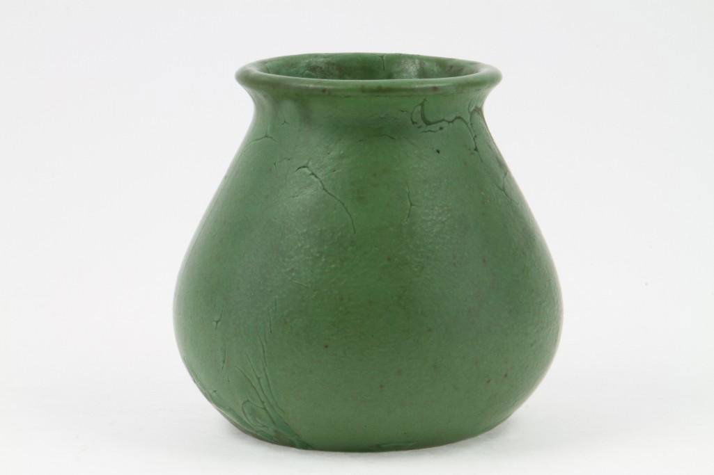 ROSEVILLE ROZANE EGYPTO POTTERY VASE (1 of 4)