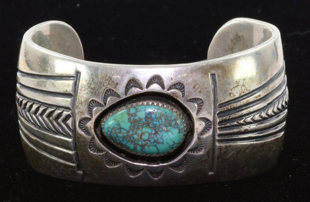 NATIVE AMERICAN TURQUOISE STERLING SILVER CUFF BRACELET (1 of 3)