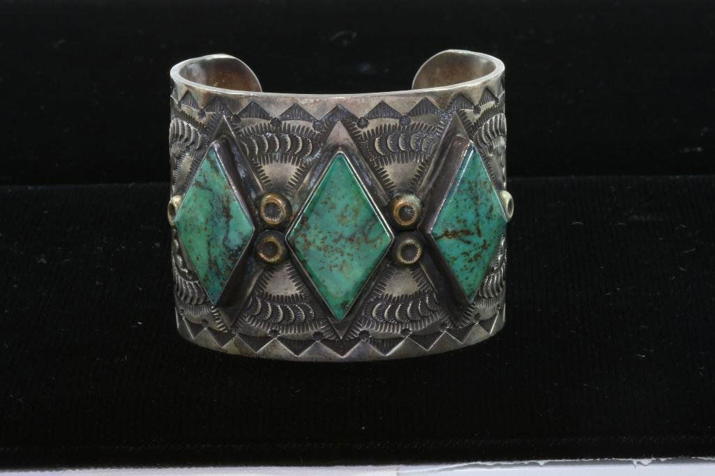NATIVE AMERICAN TURQUOISE STERLING SILVER CUFF BRACELET (1 of 3)
