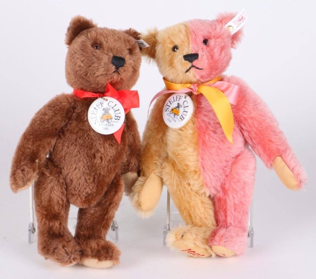 TWO 'STEIFF CLUB' BEARS: Two 'Steiff Club' bears in various sizes Notes:This "Fine Mélange" comes from numerous sources and estates. Here are just some of items this sale includes: charming Steiff animals (over 40 lots of al