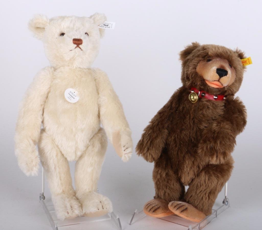 TWO STEIFF BEARS: Two Steiff bears, varying sizes Notes:This "Fine Mélange" comes from numerous sources and estates. Here are just some of items this sale includes: charming Steiff animals (over 40 lots of almost