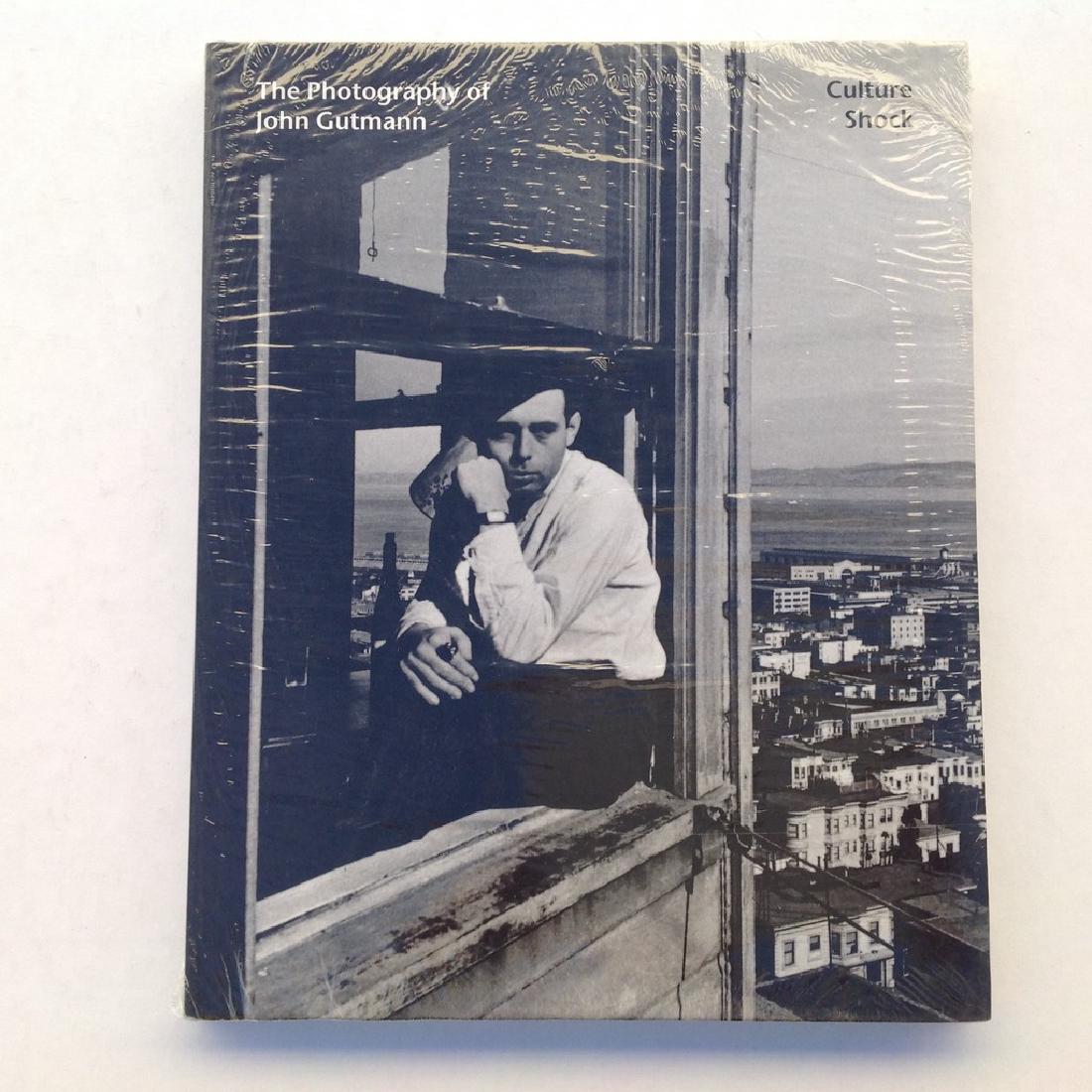 The Photography of John Gutman: Culture Shock,: The Photography of John Gutmann: Culture Shock Gutmann, John;Phillips, Sandra S.;Philips, Sandra;Iris and B. Gerald Cantor Center for the Visual Arts at Stanford Unive Published by Merrell, United Kin