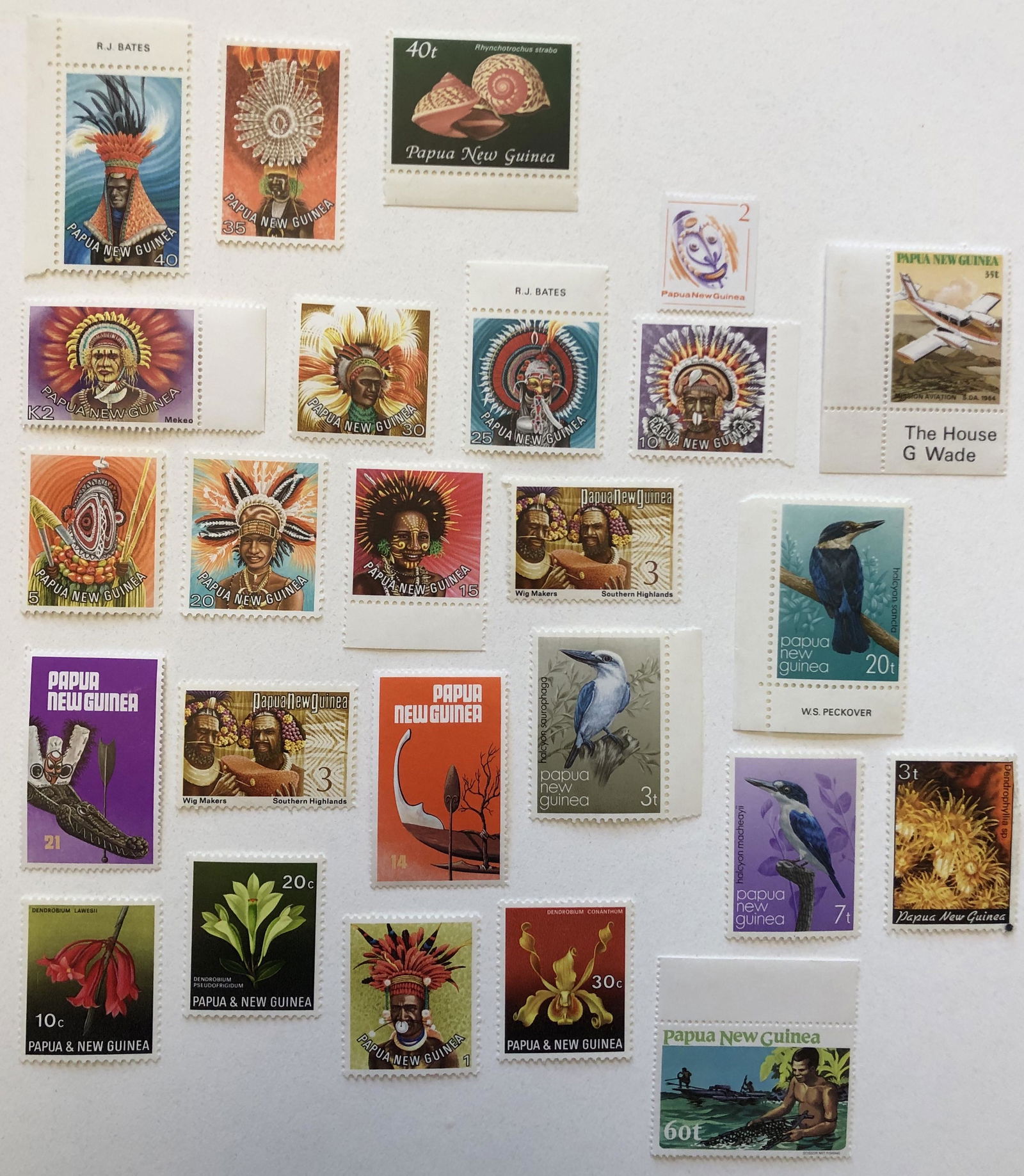 Papua New Guinea -25 Assorted Stamps (1 of 1)