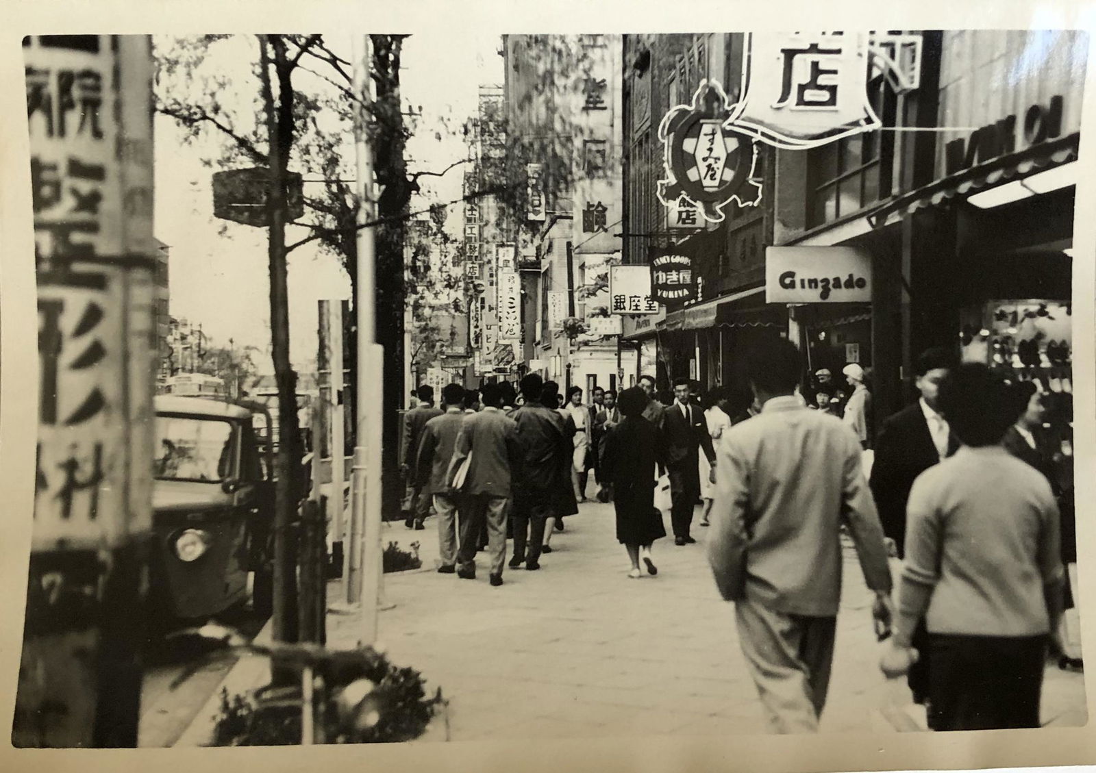 Japan c 1950's crowd on sidewalk (1 of 1)