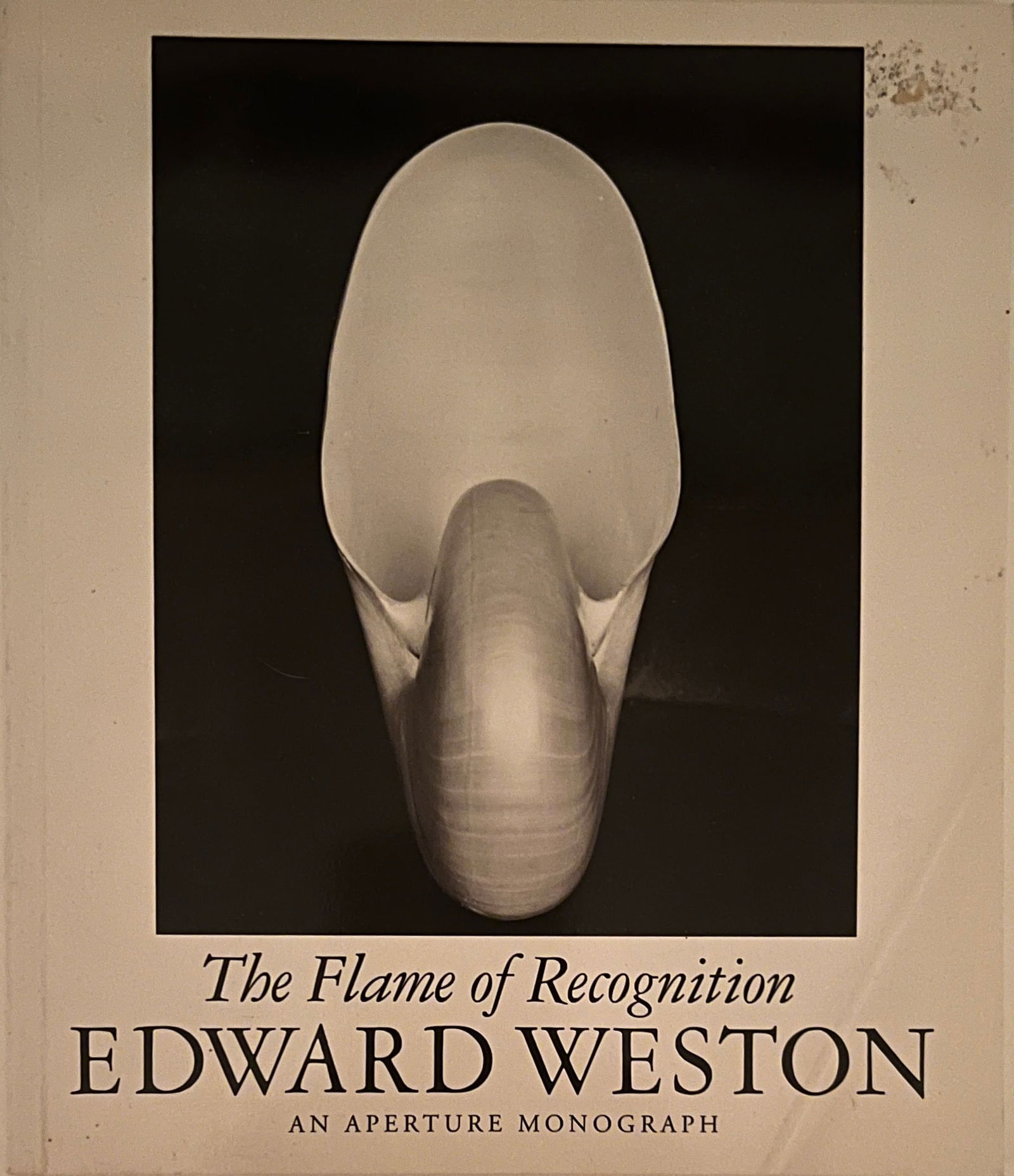 Edward Weston - The flame of recognition: Edward Weston - "The flame of recognition an Apperture Monograph". Softbound 104 pages