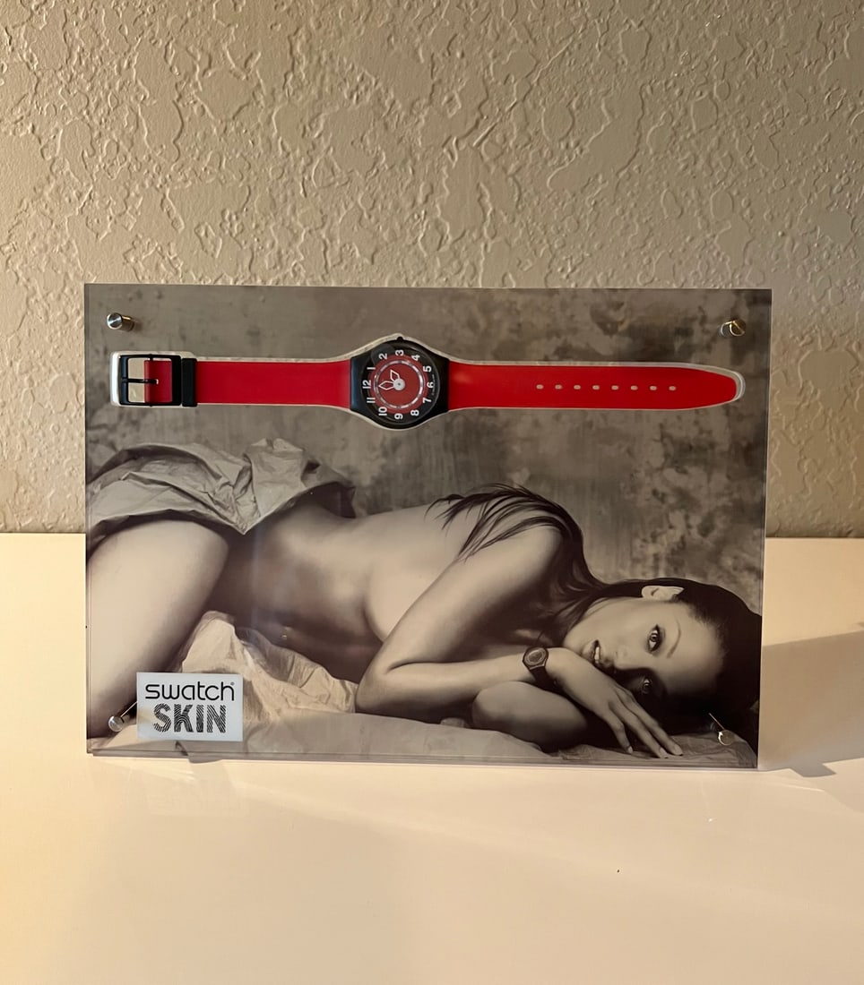 Swatch SKIN Tyra Banks special Watch and Display: Swatch SKIN Rosso Corsa SFB102 - Tyra Banks Promo Special Arylic Display - 1998. This was a very rare release and part of a historic collection. Only open to take photos. SFB102, JAPPACKS