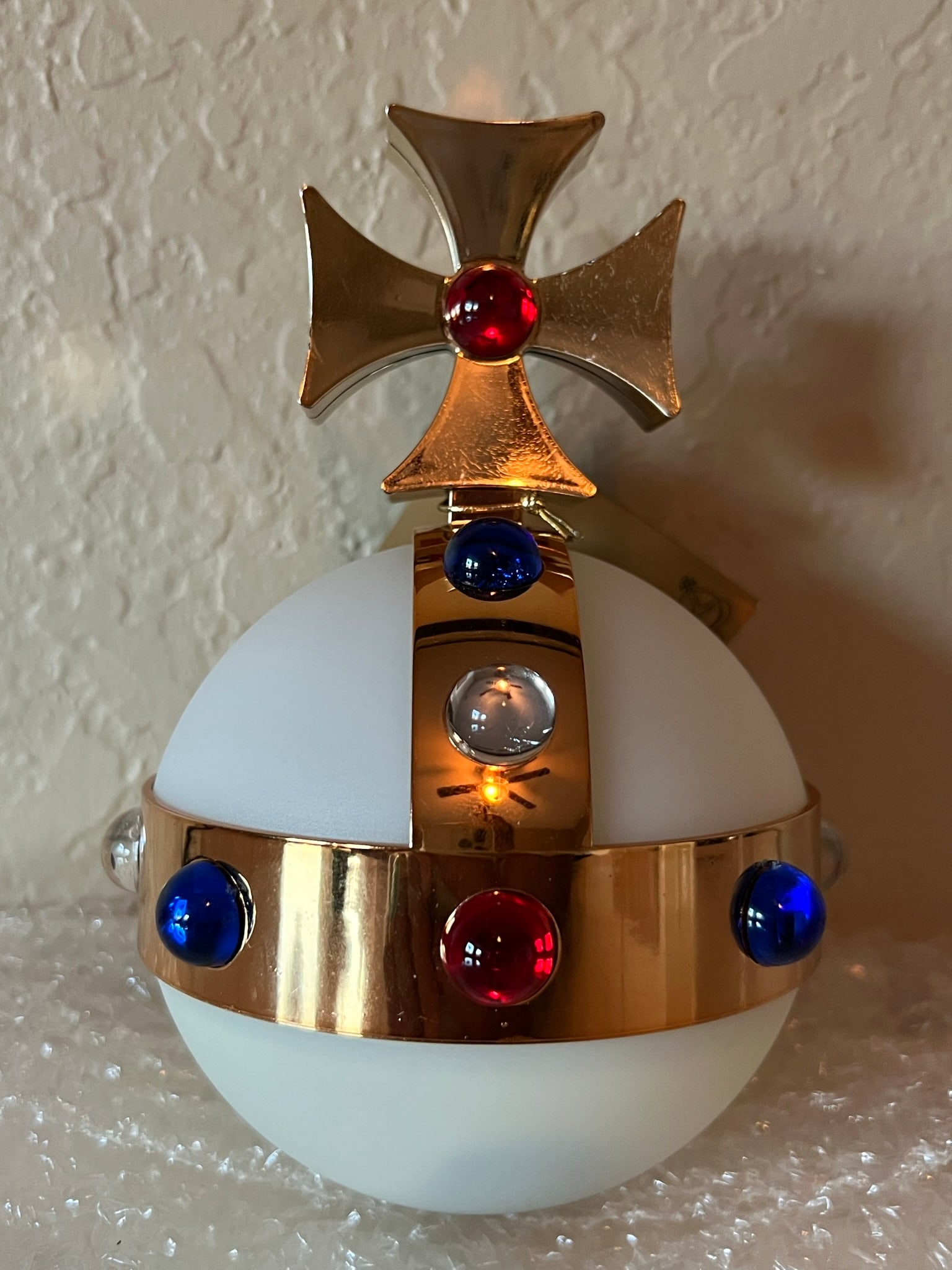 Vivienne Westwood Swatch ORB: Swatch ORB by Vivienne Westwood 39mm clear plastic case with black leather strap. Never used. Pop Swatch Viviene Westwood PWZ104 "ORB" Year: 1993 Comes w/ orginal brochure/instructions. This is a
