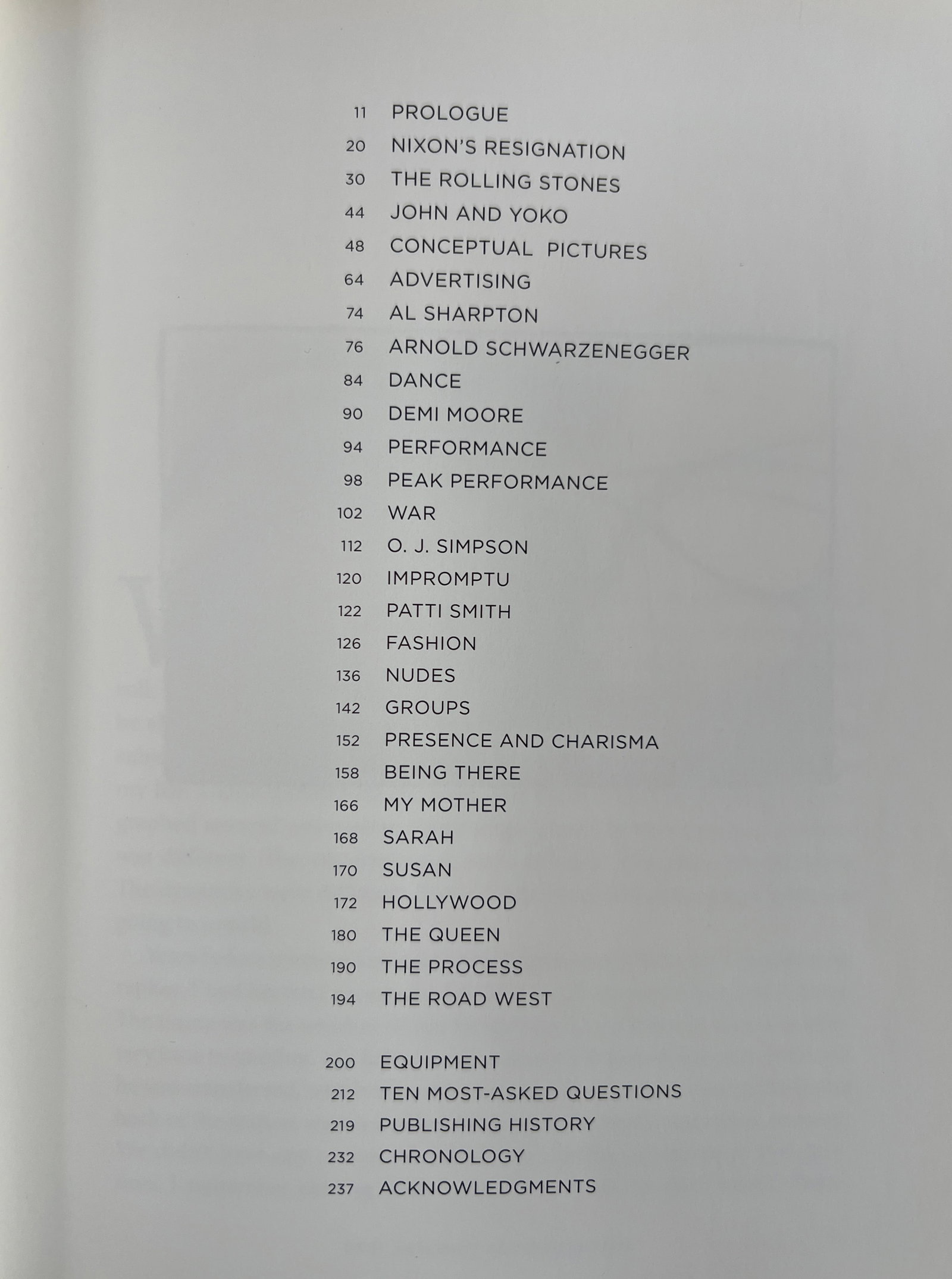 Annie Leibovitz - At Work . First Edition - 2
