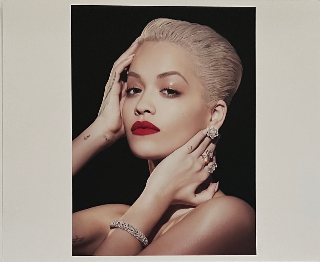 Rene & Radka - photograph - Portrait of a blonde with lots of jewelry (1 of 2)