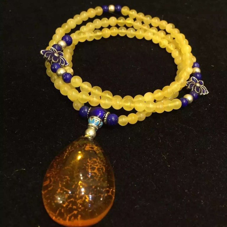 Amber Necklace With A  Large Pendant (1 of 3)