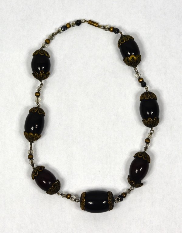 Natural Ox Blood Amber Nacklace (1 of 7)