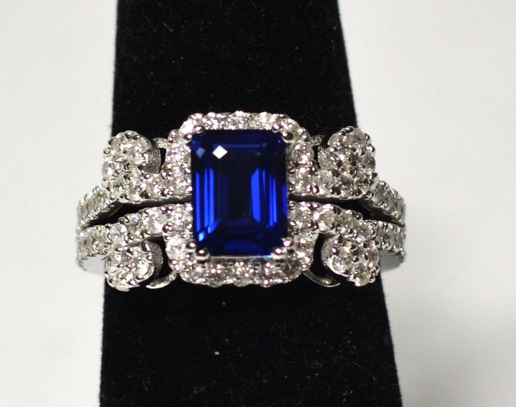 18k W/G Blue Shapphire W Diammonds Lady's Ring (1 of 6)