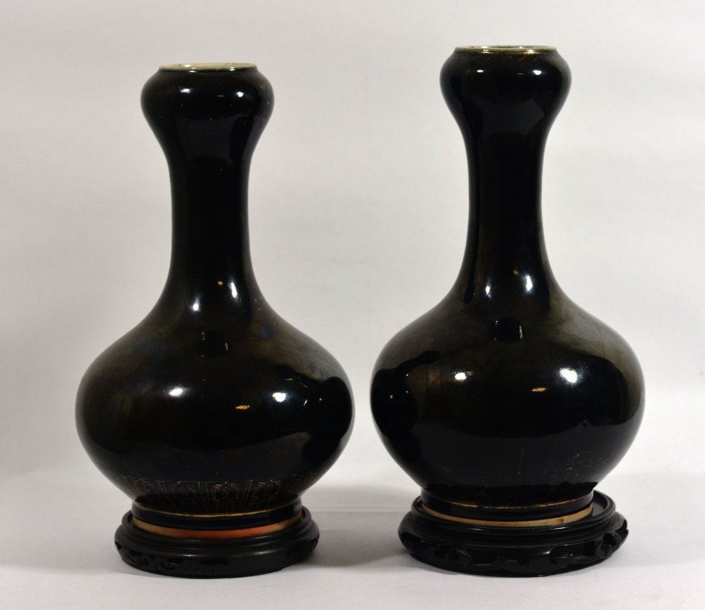 Pair Of Chines Garlic Gilded Black-Glazed Porcela: Chinese porcelain vase with gold gilt flowers on a black glazed ground,six chinese charater mark in the bottom.Size:12 1/2' x 7' inch